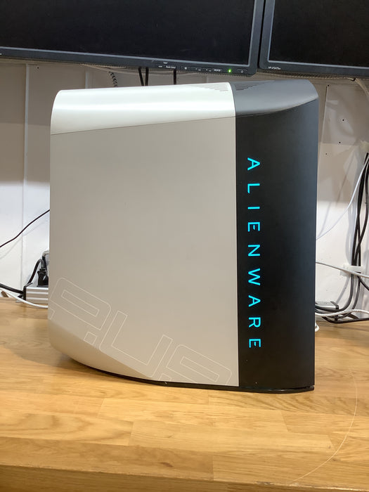 Alienware Aurora 9 (i7-9700, 16GB Ram, Geforce RTX 2070 Super, 240 SSD)